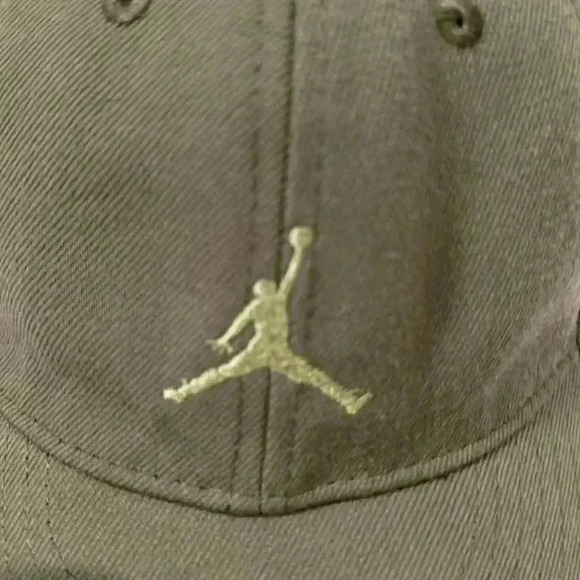 Air Jordan Youth Size Strapback Hat Green Jumpman - Picture 2 of 6